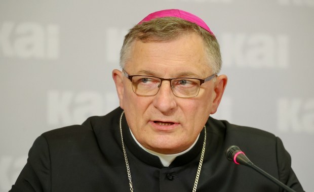 Papież ogłosił decyzję w sprawie polskiego biskupa