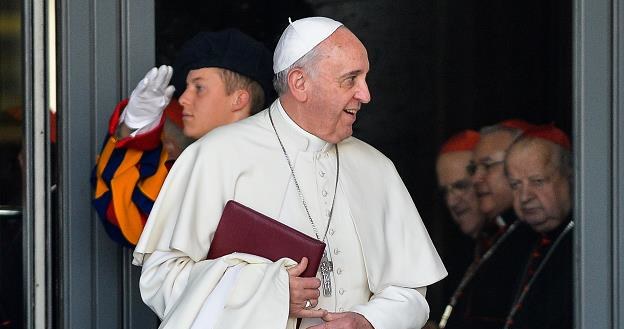 Papież powołał dwie instytucje ds. finansów Watykanu i bank centralny /AFP