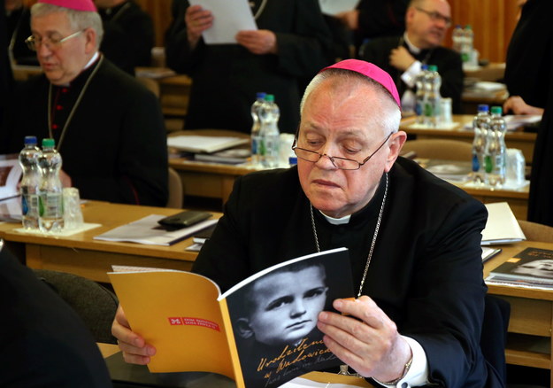 Papież przyjął jego rezygnację z posługi biskupa legnickiego /Grzegorz Momot /PAP