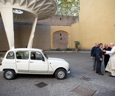 Papież sam poprowadzi swoje "najnowsze" auto?