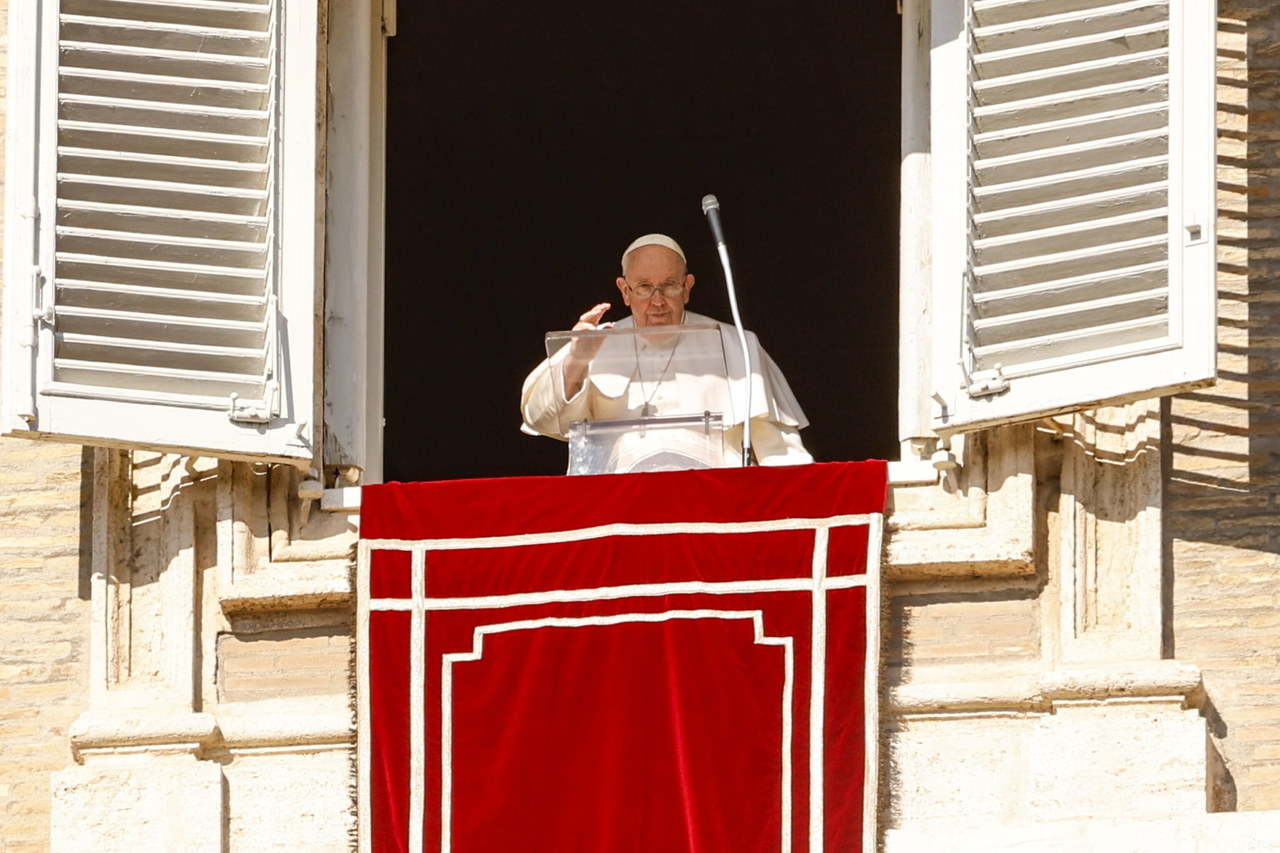 Papież: Spirala śmierci zamyka nieliczne promyki ufności