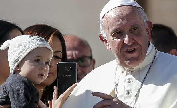 Papież uspokoi Kim Dzong Una? Watykan chce podjąć mediację ws. kryzysu koreańskiego