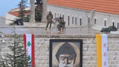 Papież w Libanie. Modlił się przy grobie św. Szarbela