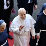 Papież w miejscu potężnej eksplozji w Bejrucie