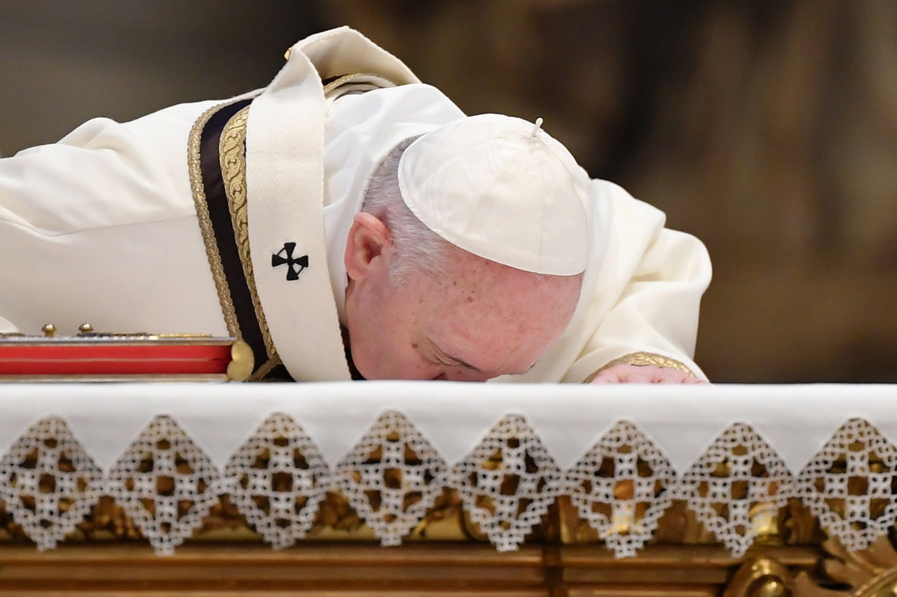 Papież w orędziu wielkanocnym: To nie jest czas na obojętność 