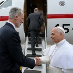Papież wracał królewskim odrzutowcem. Falcon 900B, co to za samolot?