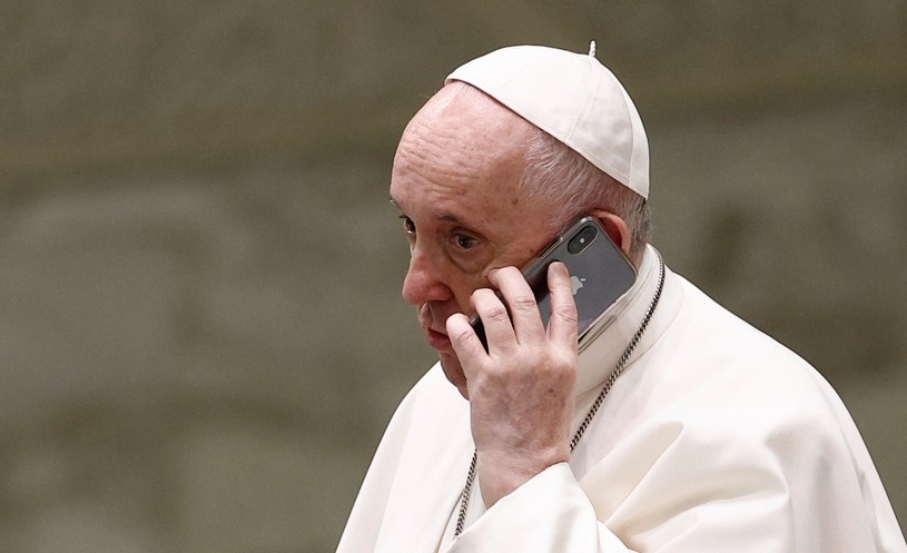„Papież zawsze miał szerokie spojrzenie na świat i ludzkość i wierzy, że technologia jest dobra" / GUGLIELMO MANGIAPANE / Reuters / Forum /Agencja FORUM