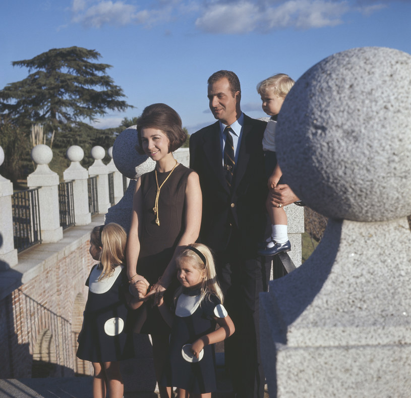 Para królwska z dziećmi: Heleną, Krystyną i Filipem /Getty Images