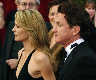 Para pobrała się w 1996 roku. Burzliwe małżeństwo Robin Wright i Seana Penna przetrwało 14 lat. Aktorzy mają dwójkę dzieci - córkę Dylan Frances i syna Hoppera Jacka.

Po raz ostatni pojawili się razem w 2009 roku na oscarowej gali. Sean Penn otrzymał wówczas Oscara dla najlepszego aktora za rolę w "Obywatelu Milku".