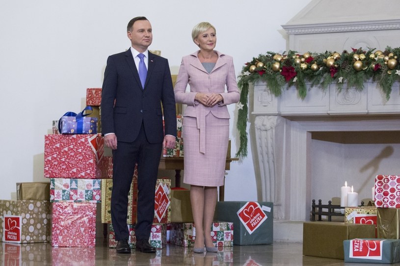 Para Prezydencka dołączyła do akcji "Szlachetna Paczka" /Andrzej Hulimka  /Reporter