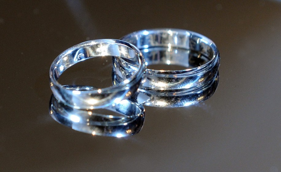 Para wracała z podróży poślubnej. /Marcin Bielecki /PAP