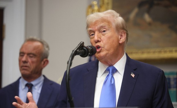 Paracetamol ma powiązanie z autyzmem? Oto co twierdzi Donald Trump