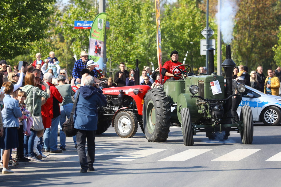 Parada ciągników w Ursusie /Rafał Guz /PAP