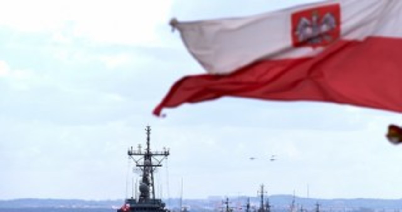Parada okrętów na zakończenie Święta Morza i Marynarki Wojennej