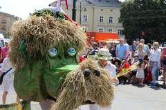 Parada smoków na Rynku w Krakowie 