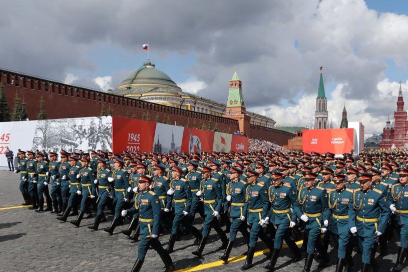 Parady z okazji Dnia Zwycięstwa to jedne z najważniejszych wydarzeń w Rosji w ciągu całego roku. Jeśli Rosjanie faktycznie mają obawy przed ich organizowaniem to naprawdę muszą się bać ukraińskich ataków /EVGENIA NOVOZHENINA /© 2023 Reuters