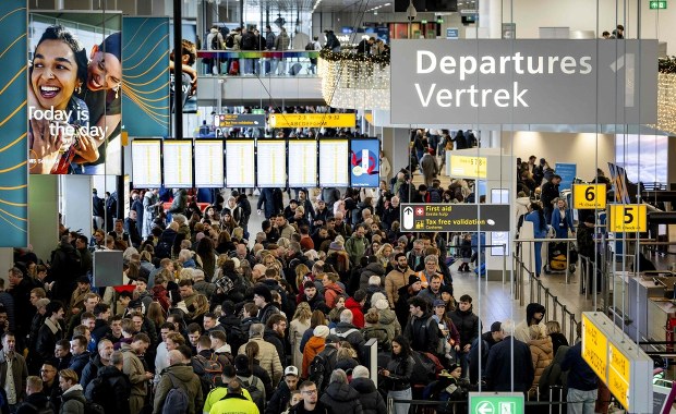 Paraliż jednego z największych lotnisk w Europie. Odwołane i opóźnione loty