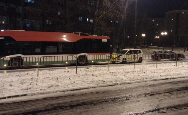 Paraliż komunikacyjny w Lublinie. "Droga wygląda jak lodowisko"