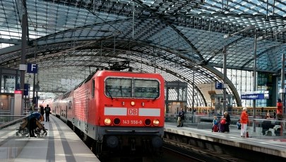 Paraliż miasta, możliwa ewakuacja szpitala. W Berlinie znaleziono półtonową bombę  