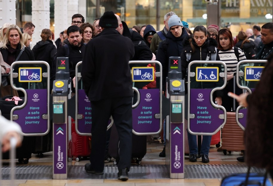 Paraliż na lotnisku Heathrow /PAP/EPA/ANDY RAIN /PAP