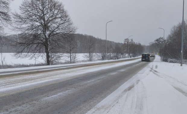 Paraliż na polskich drogach. IMGW wydał ostrzeżenia przed śnieżycami