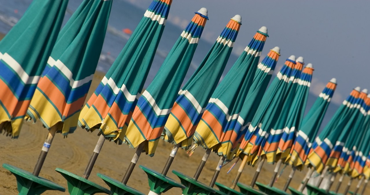 Parasolki na plaży w Bibione /123RF/PICSEL