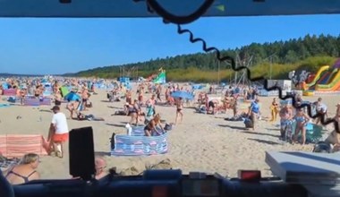 Parawany na bałtyckiej plaży zablokowały korytarz życia i strażaków