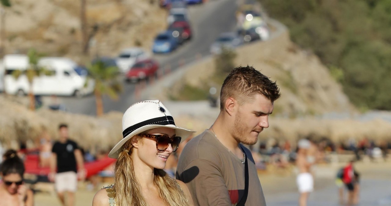 Paris Hilton i Chris Zylka na Mykonos /Agencja FORUM