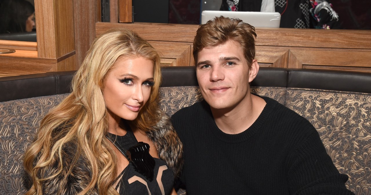 Paris Hilton i Chris Zylka /Michael Kovac /Getty Images