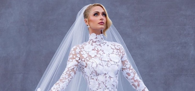 Paris Hilton w sukni ślubnej /Instagram