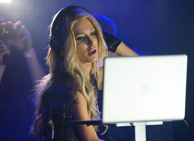 Paris Hilton zaprezentuje swoje DJ-skie umiejętności w Polsce - fot. Valerie Macon /Getty Images