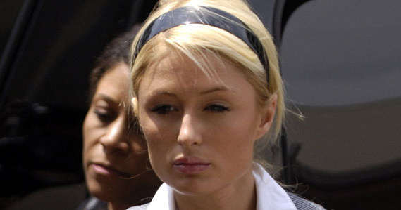 Paris Hilton zaraz po wyjściu z sądu, fot. Toby Canham &nbsp; /Getty Images/Flash Press Media