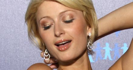 Paris Hilton zaśpiewa w "genetycznej operze" /AFP