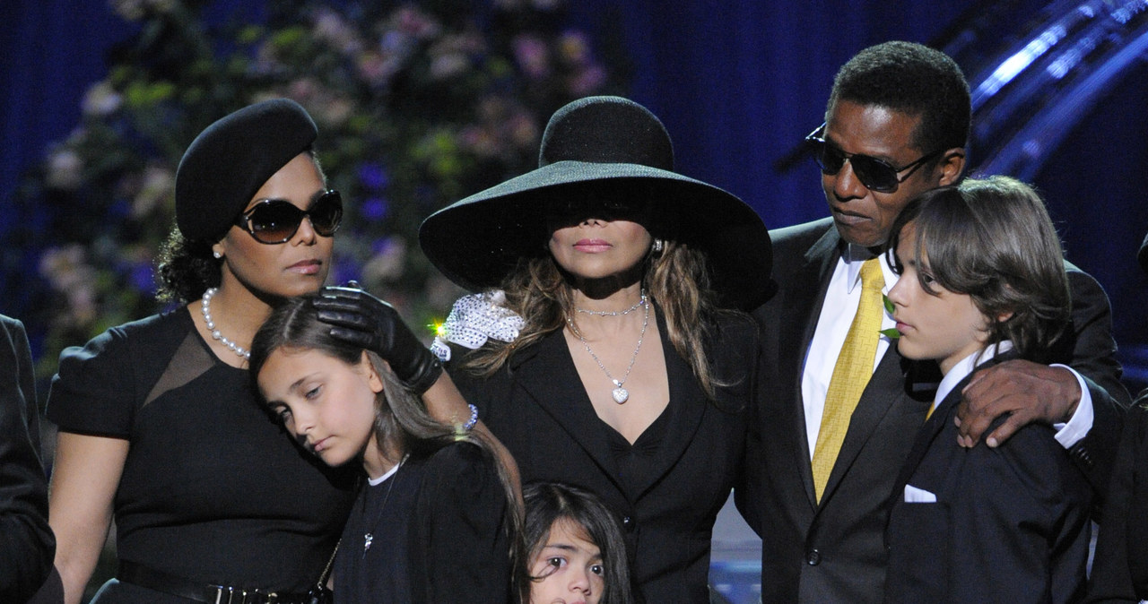 Paris Jackson, Prince Jackson I, Prince Jackson II po śmierci Michaela Jacksona, 2009 rok /Mark Terrill / POOL /Getty Images