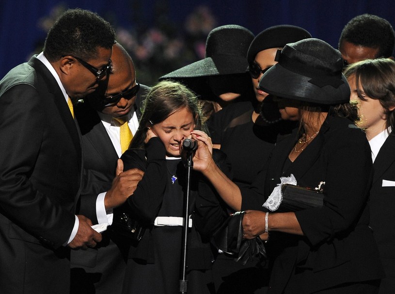 Paris Jackson z rodziną na pogrzebie Michaela Jacksona /Pool /Getty Images