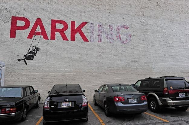 Park czy parking? Graffiti Banksy'ego w Los Angeles /AFP