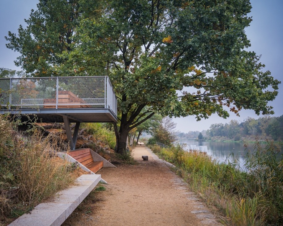 Park Żerański otwarty. Łączy naturę z przemysłową historią /Krzysztof Babicki/Zarząd Zieleni Warszawy /