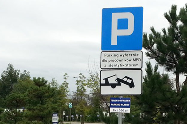 Parking przy krakowskim MPO. Tanio nie jest. 300 zł. za godzinę /INTERIA.PL