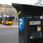Parkingowa rewolucja w Warszawie. Co potrafią nowe parkomaty?