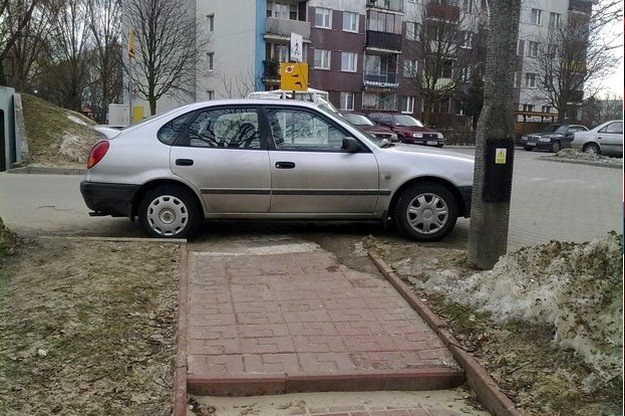 Parkingowa wolna amerykanka /poboczem.pl