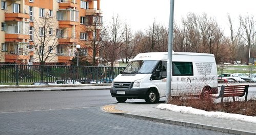 Parkowanie na połączeniu dróg /Motor