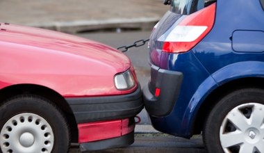 Parkujesz zderzak w zderzak? Ta metoda pozwoli ci uniknąć kłopotów