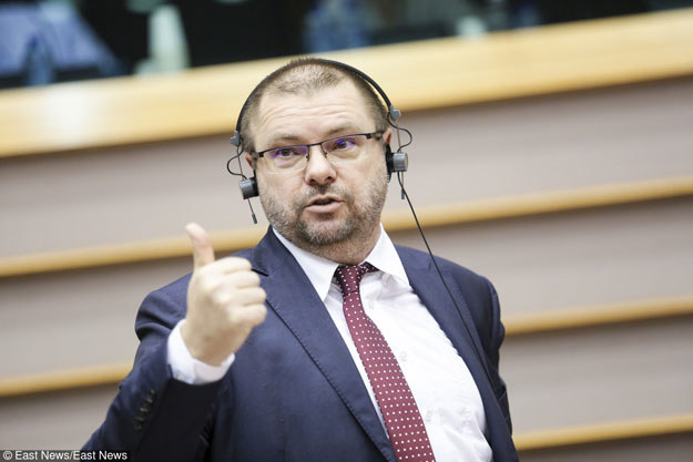 Parlament dwukrotnie zdecydował o uchyleniu europosłowi Robertowi Iwaszkiewiczowi immunitetu /East News