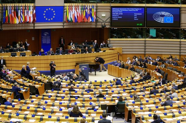 Parlament Europejski poparł umowę o wyjściu Wielkiej Brytanii z Unii Europejskiej /STEPHANIE LECOCQ  /PAP/EPA