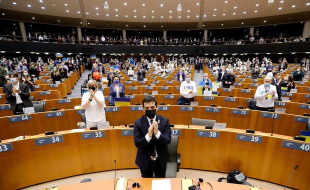 Parlament Europejski przyjął rezolucję, która potępia atak Rosji na Ukrainę 