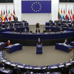 Parlament Europejski. Rezolucja. Europosłowie uderzają w premiera, chcą uruchomienia mechanizmu warunkowości