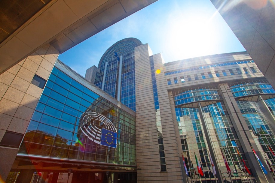 Parlament Europejski w Brukseli /Shutterstock