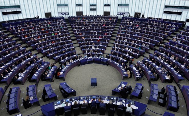 Parlament Europejski zatwierdził pożyczkę 35 mld euro dla Ukrainy. "Płaci Rosja"