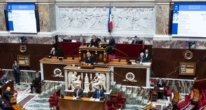 Parlament Francji zdecydował ws. wotum nieufności dla rządu