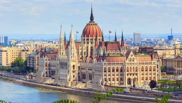 Parlament w Budapeszcie /Shutterstock